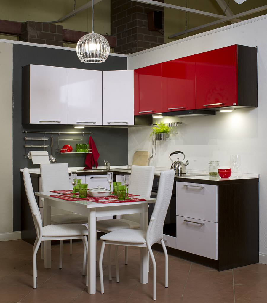 Интернет магазин дом кухни. Красные кухни. Красно белая кухня. Красно белые глянцевые кухни. Кухня с красной мебелью.